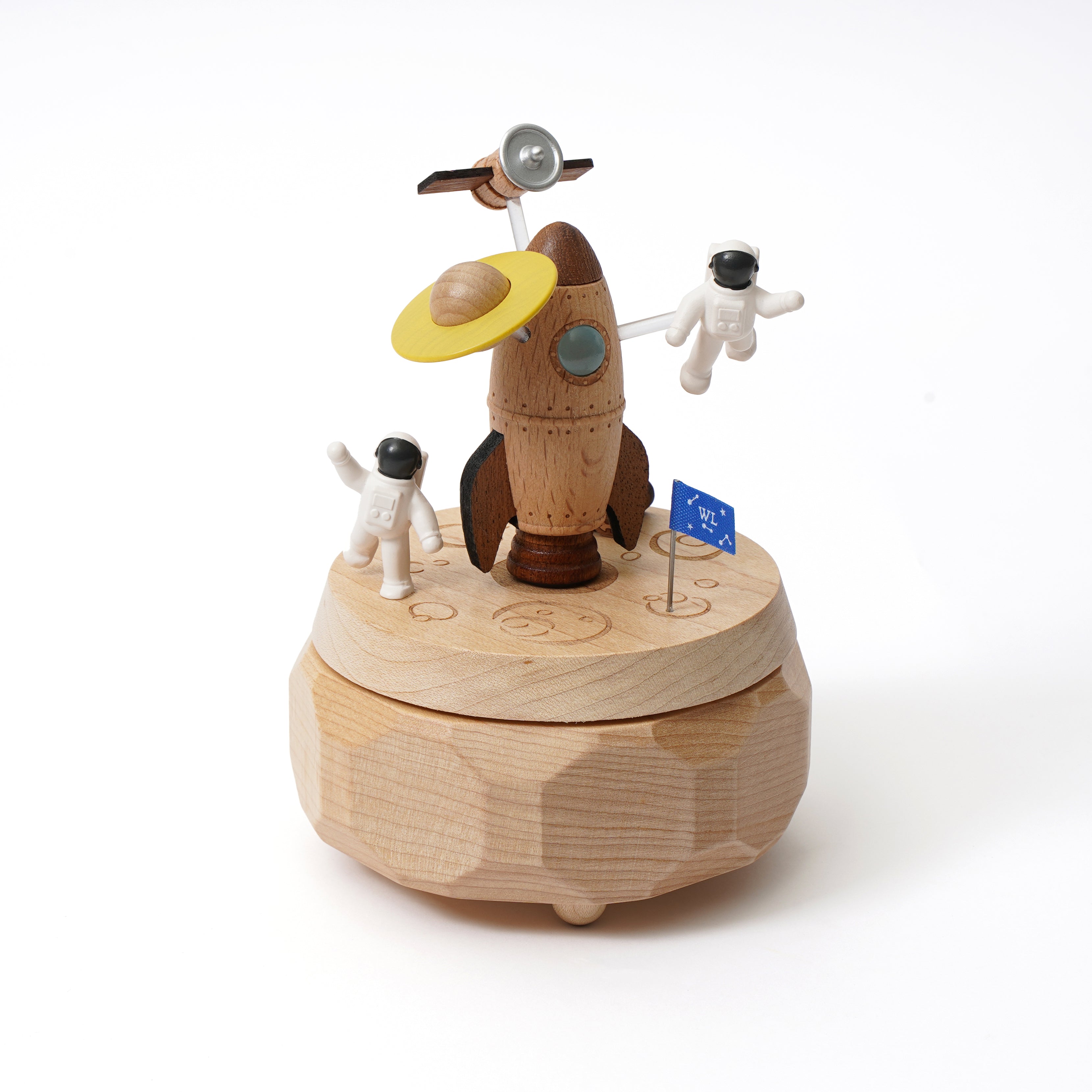 Wooderful Life wooden music box - rocket and astronauts (To Leave Again, Nocturne)